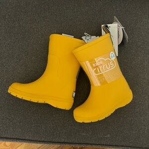 Yellow toddler rain boots NWT